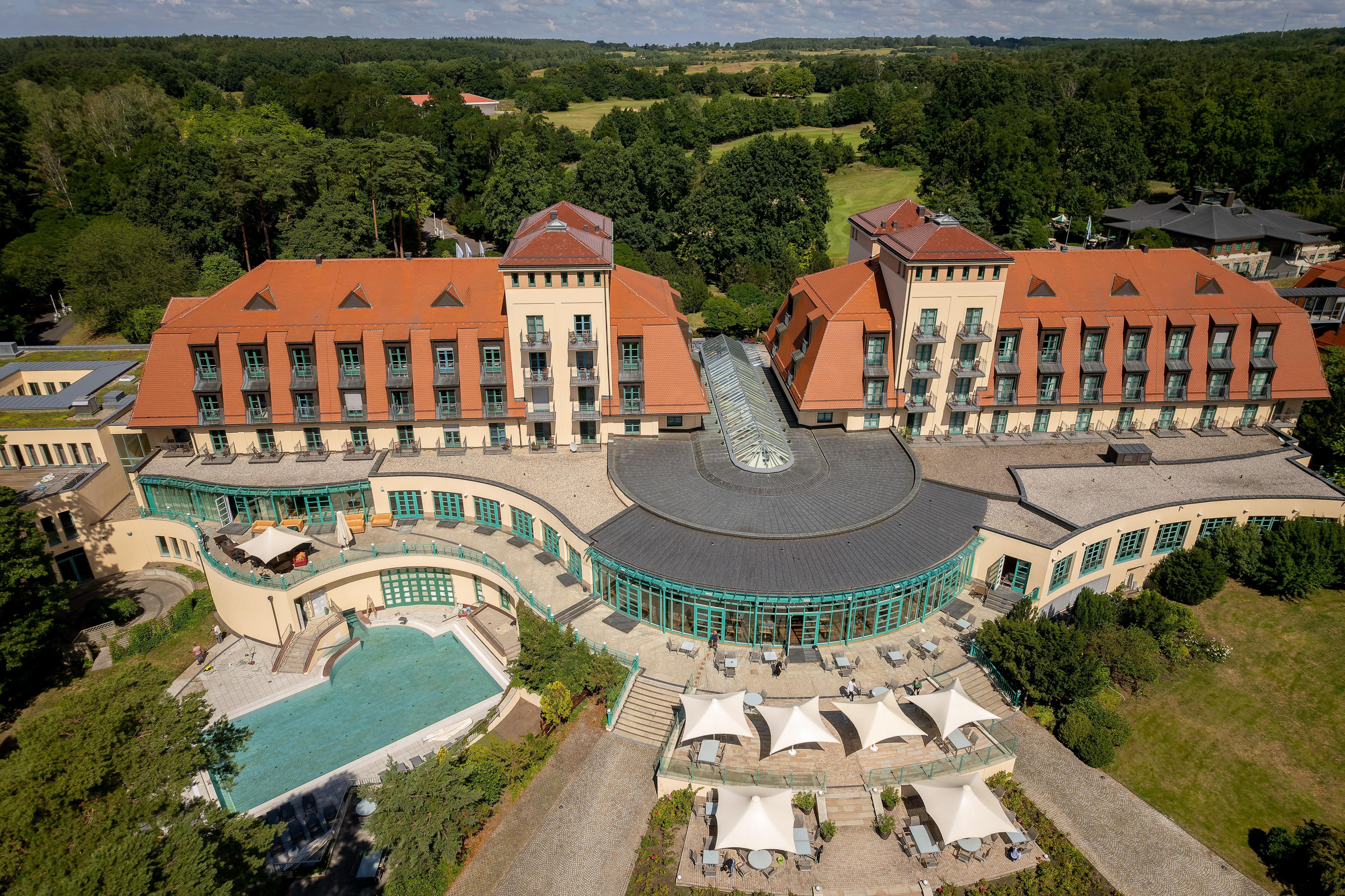 Precise Resort バート・ザーロー エクステリア 写真 Aerial view of the hotel