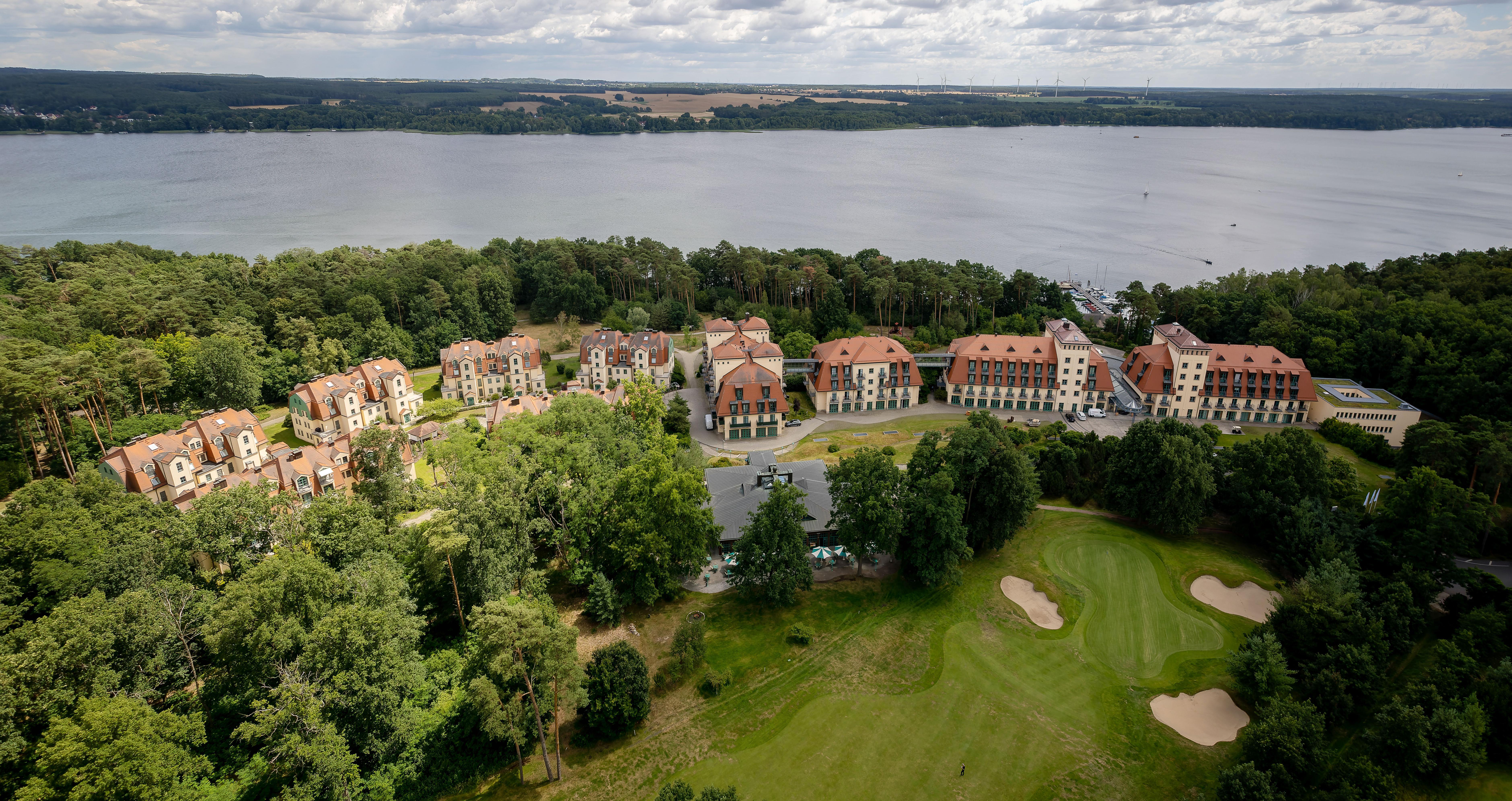 Precise Resort バート・ザーロー エクステリア 写真 Aerial view of the golf course