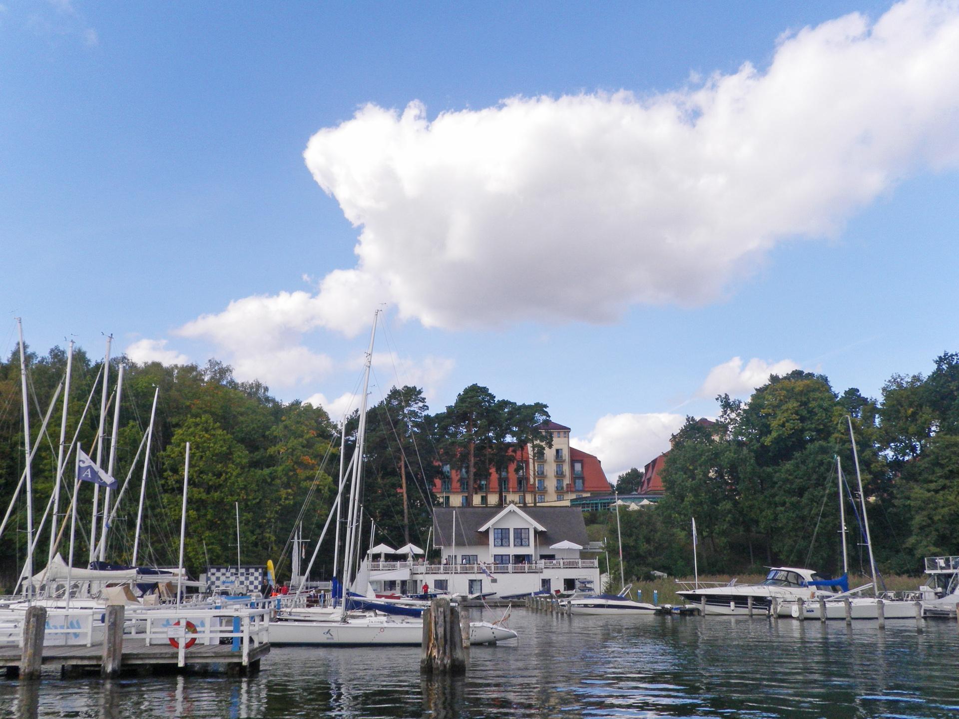 Precise Resort バート・ザーロー エクステリア 写真 The marina at the Royal Lymington Yacht Club