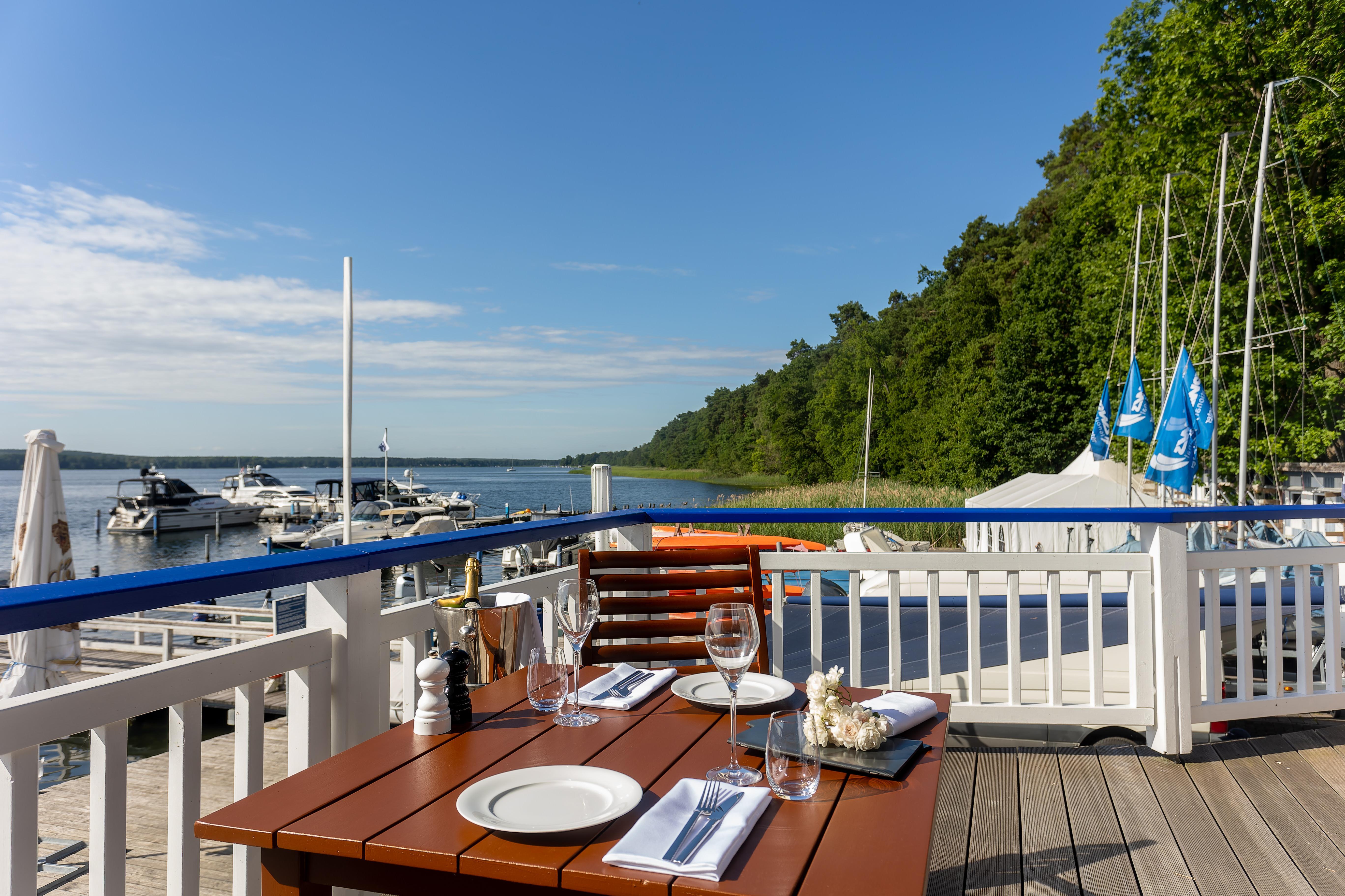 Precise Resort バート・ザーロー エクステリア 写真 Restaurant on the pier
