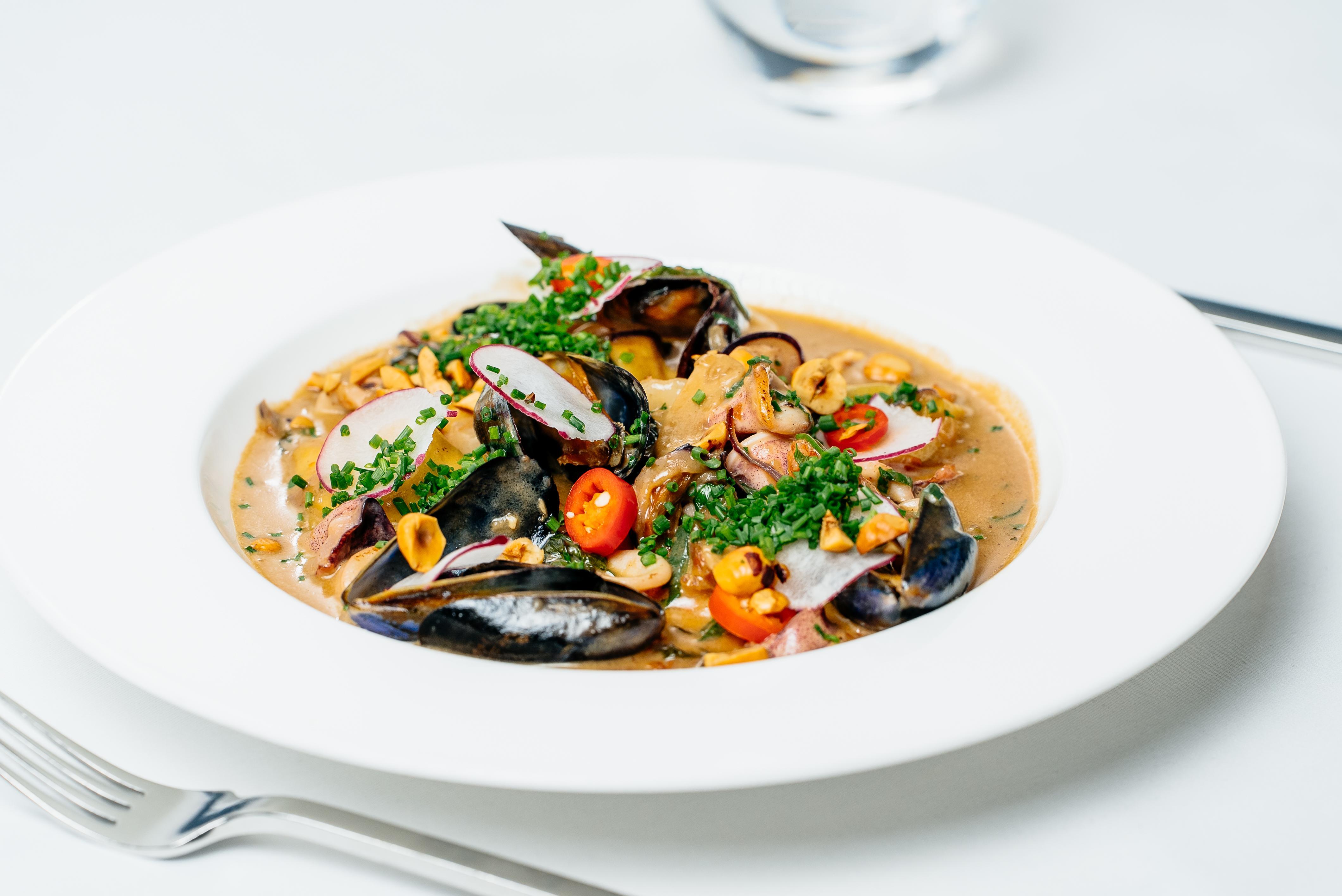 Precise Resort バート・ザーロー エクステリア 写真 A seafood stew