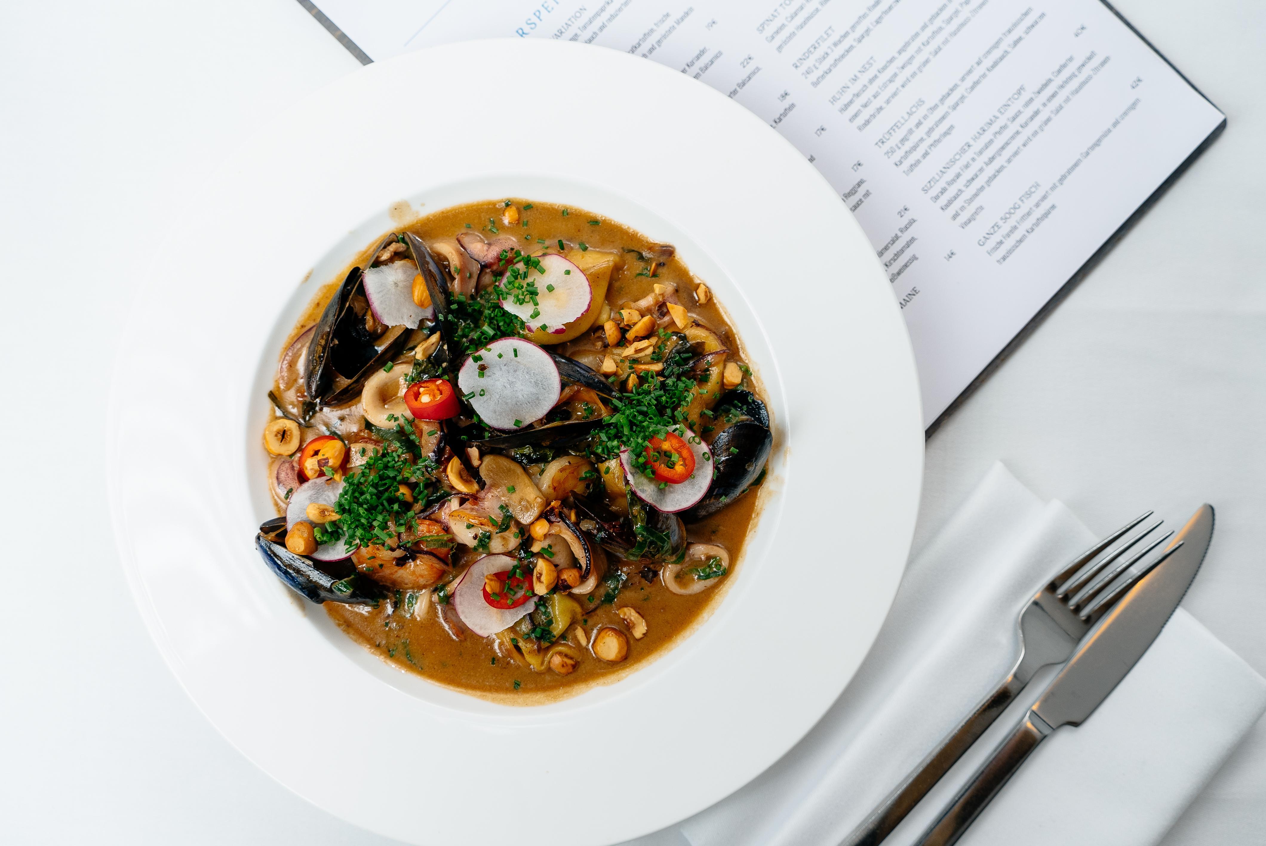 Precise Resort バート・ザーロー エクステリア 写真 A plate of seafood chowder