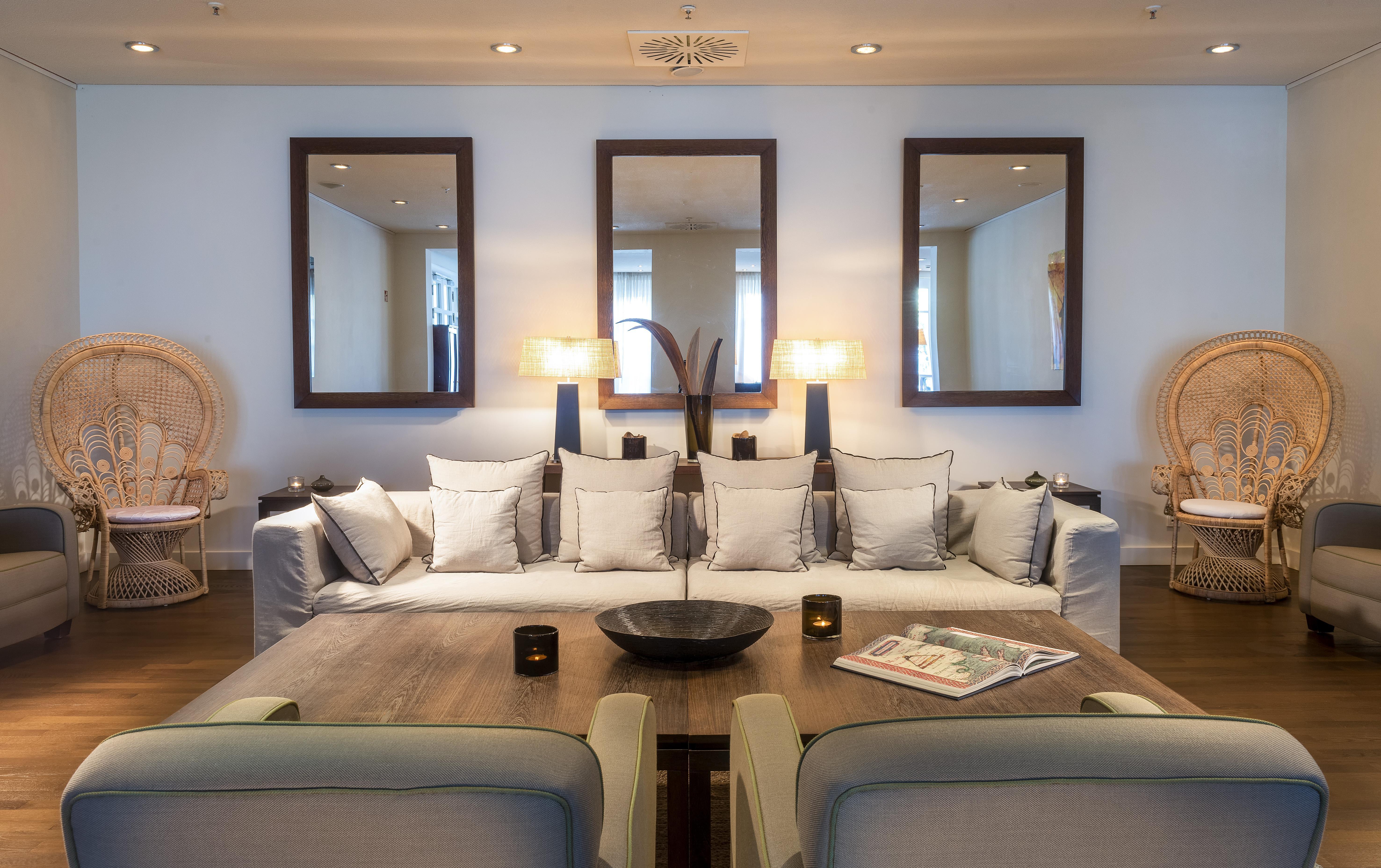 Precise Resort バート・ザーロー エクステリア 写真 A living room at The Ivy