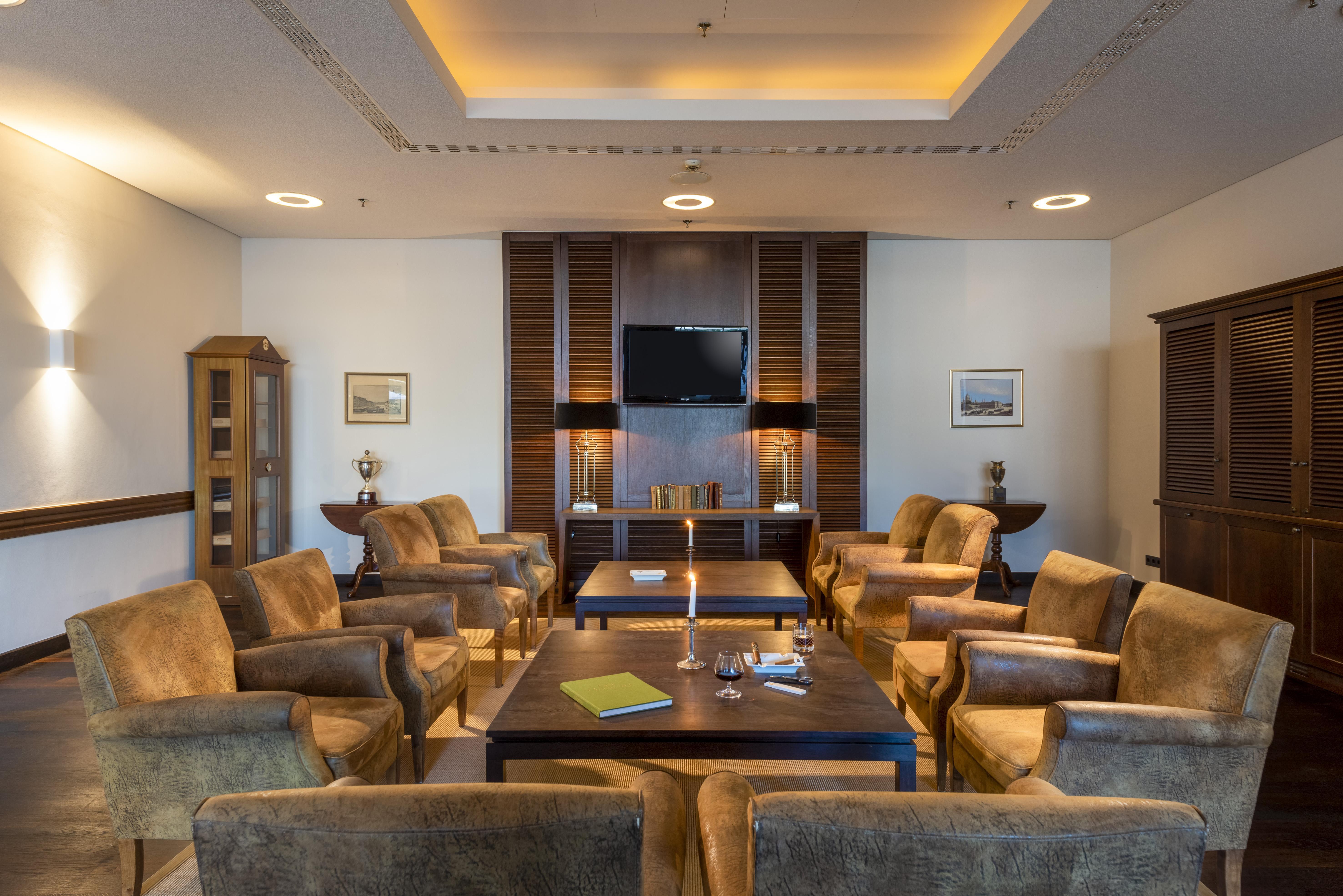 Precise Resort バート・ザーロー エクステリア 写真 The lounge at the airport